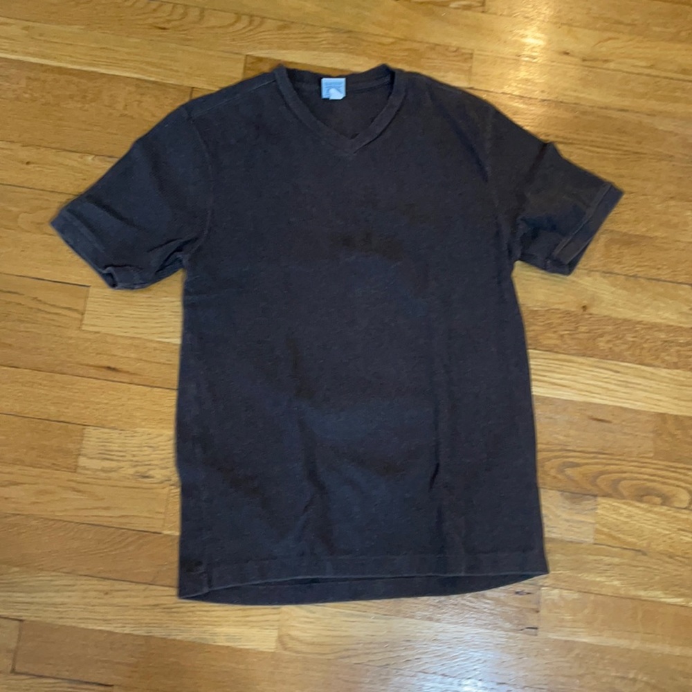 Old navy brown t shirt